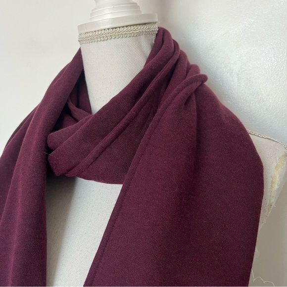 LA Relaxed • NWT Elegant Burgundy Scarf - Picture 2 of 4